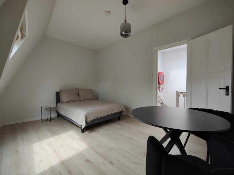 Kamer te huur in Rotterdam – Claes de Vrieselaan – foto 1