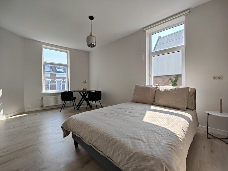 Kamer te huur in Rotterdam – Claes de Vrieselaan – foto 1